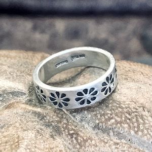 Cute Sterling Silver Daisy Flower Ring